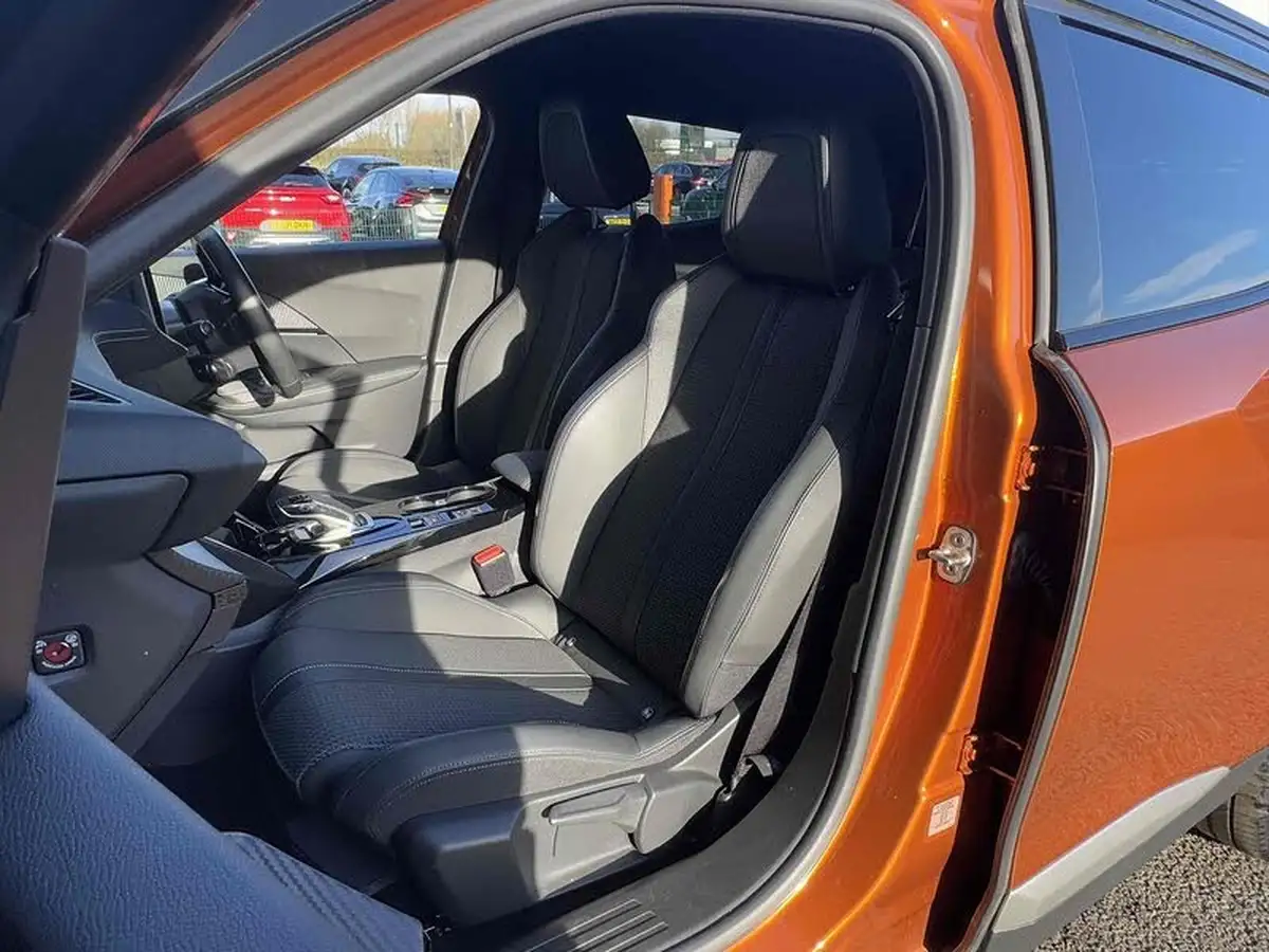 2020-peugeot-2008-suv-e-gt-big-28
