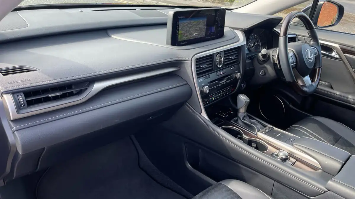 2022-lexus-rx-450h-l-35-takumi-big-9