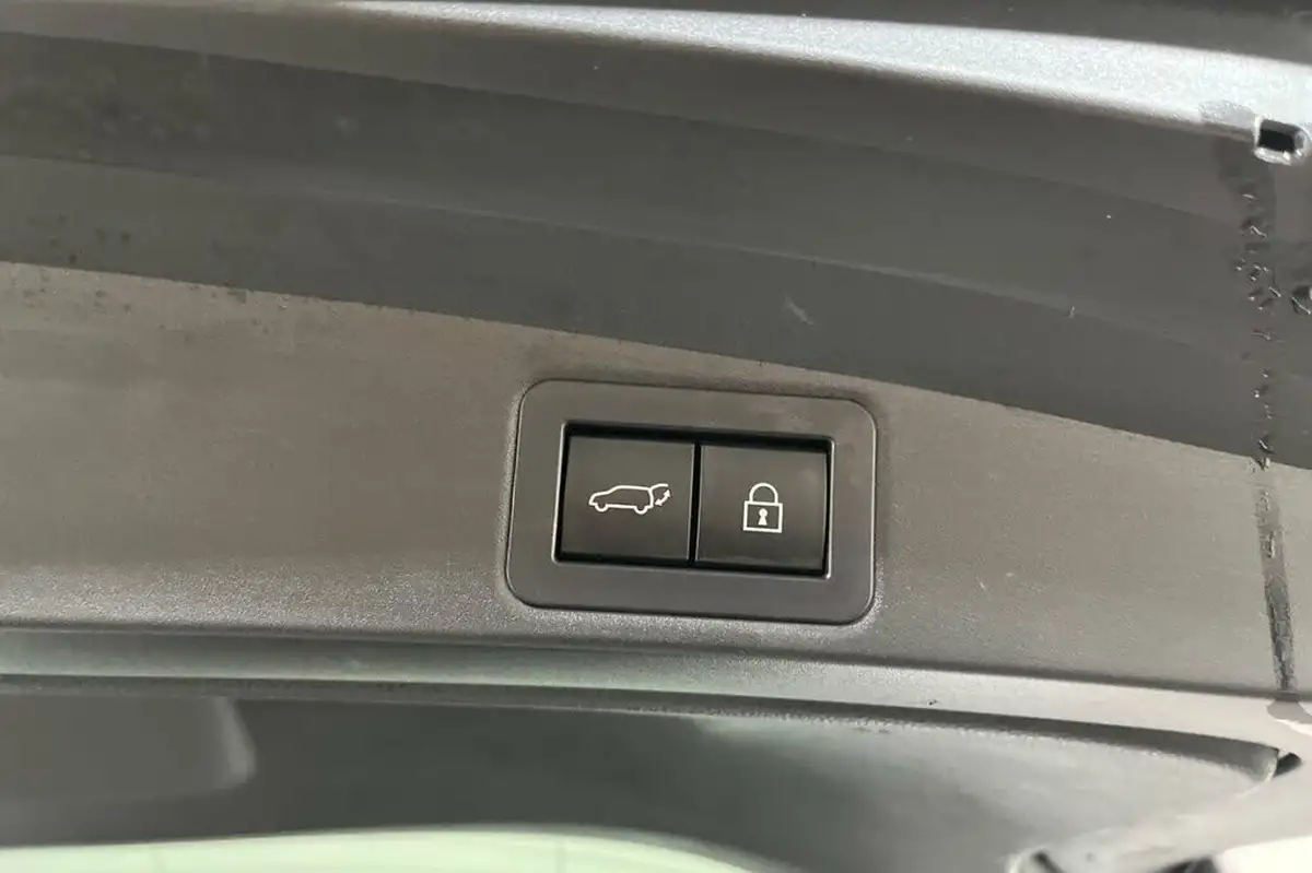2022-toyota-corolla-20-vvt-i-trek-big-35
