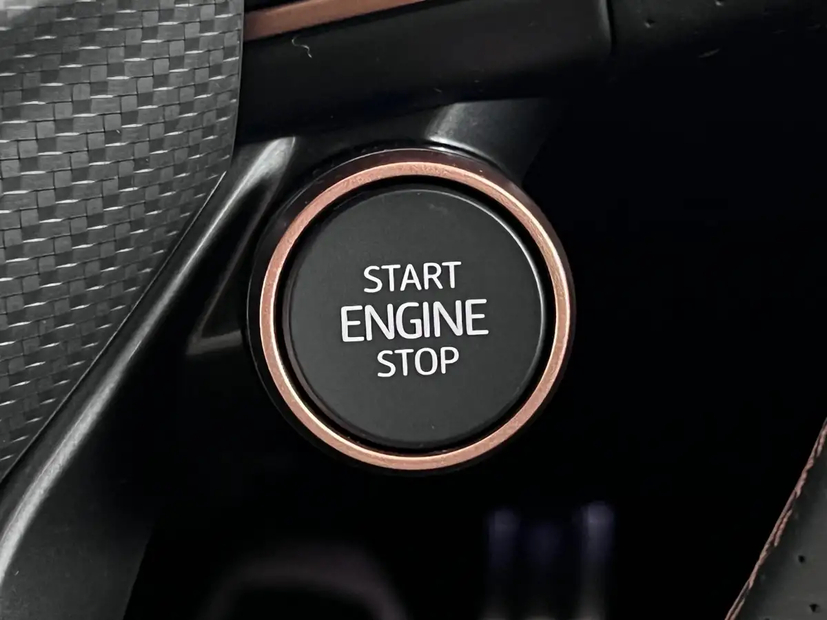 2024-cupra-formentor-15-e-hybrid-vz1-big-26