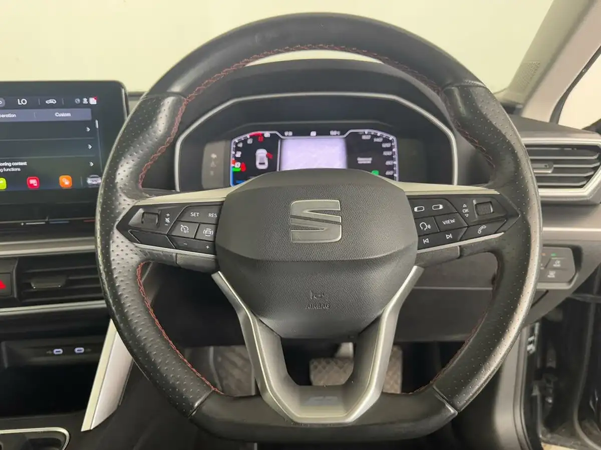 2021-seat-leon-14-e-hybrid-fr-hatchback-big-23