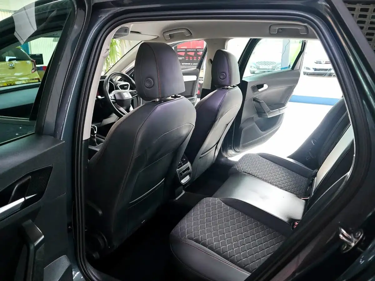 2021-seat-leon-15-tsi-evo-fr-150ps-estate-big-17
