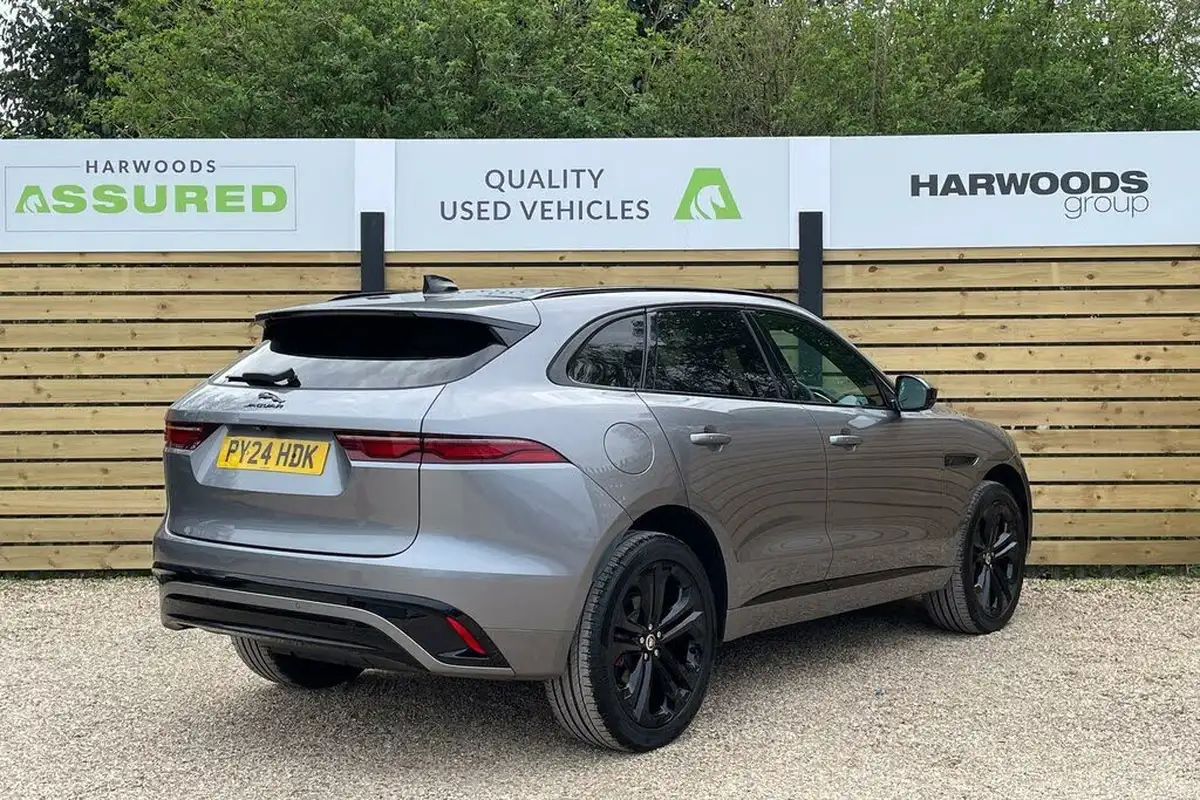 2024-jaguar-f-pace-20-d200-r-dynamic-hse-black-big-6
