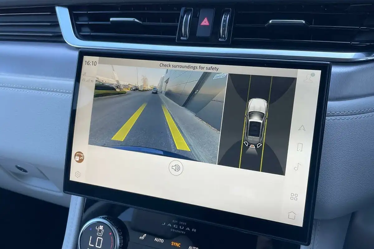 2023-jaguar-f-pace-20-d200-r-dynamic-se-big-5