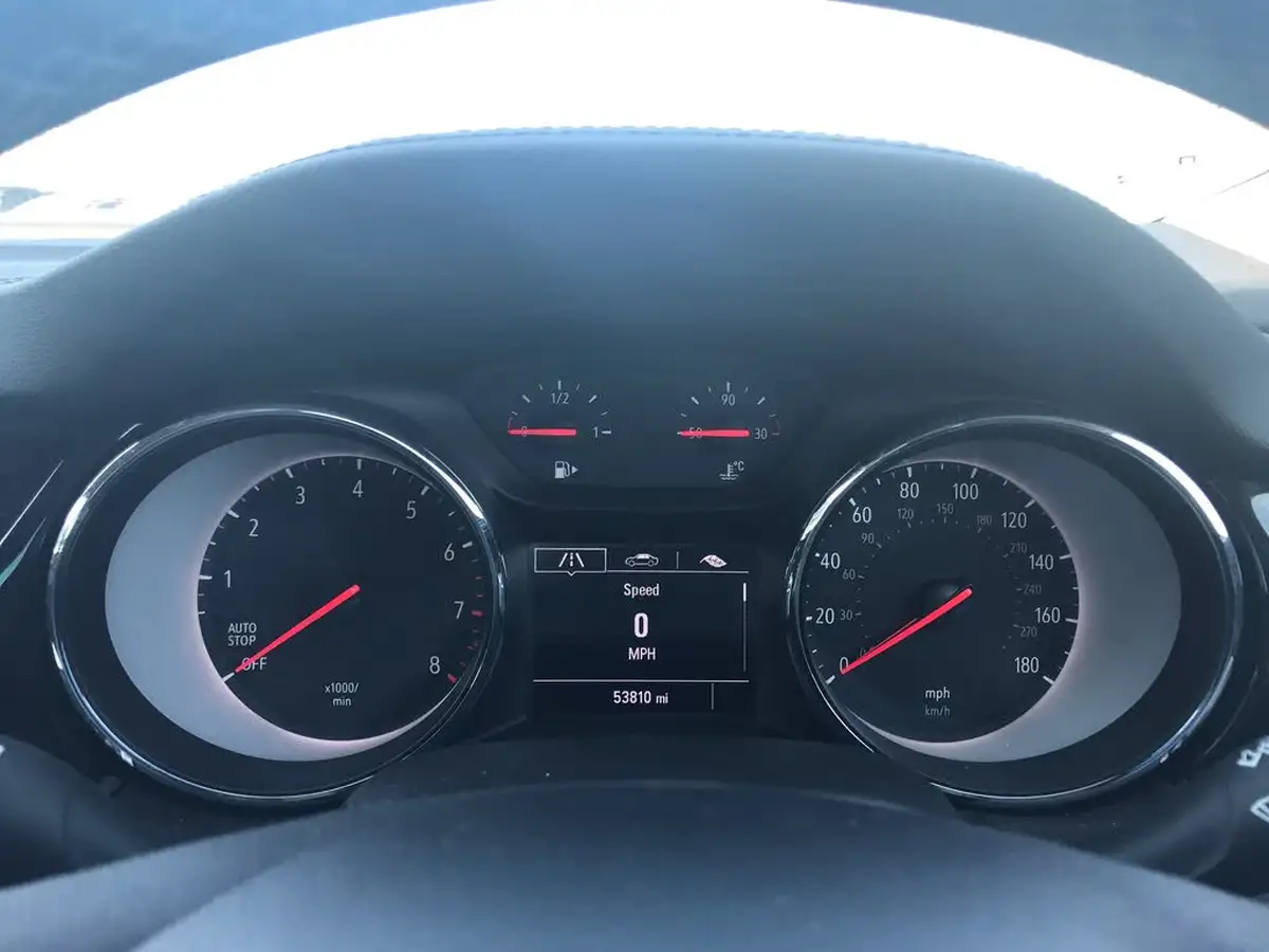 2018-vauxhall-insignia-grand-sport-15-turbo-sri-big-12