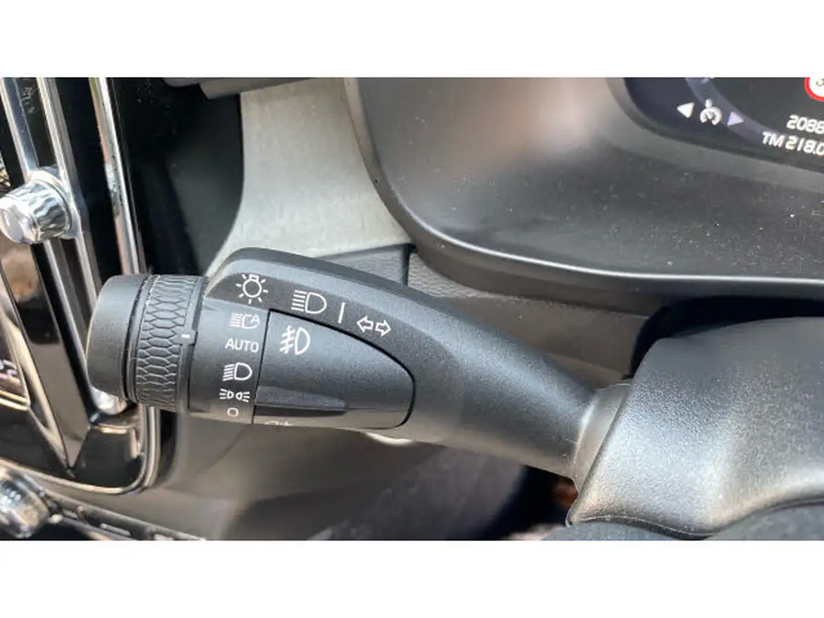 2022-volvo-xc40-20-b4-inscription-pro-big-23