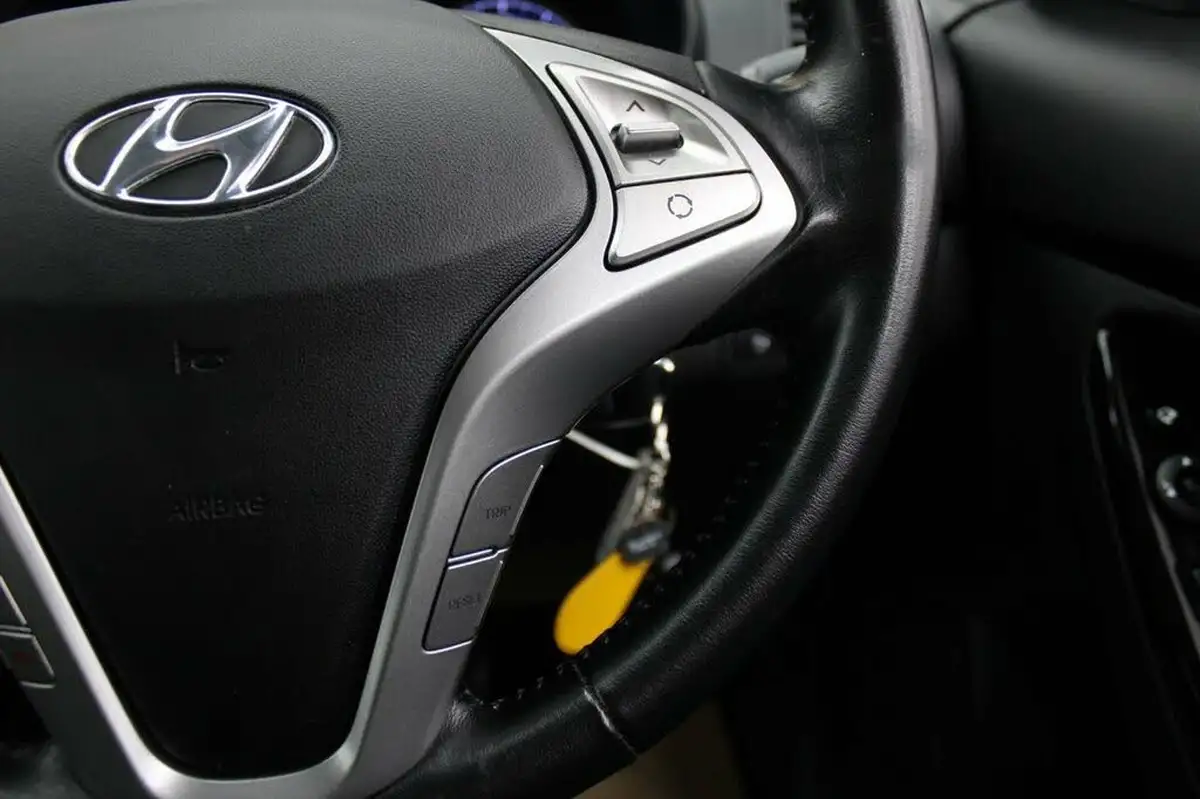 2016-hyundai-ix20-16-se-big-25