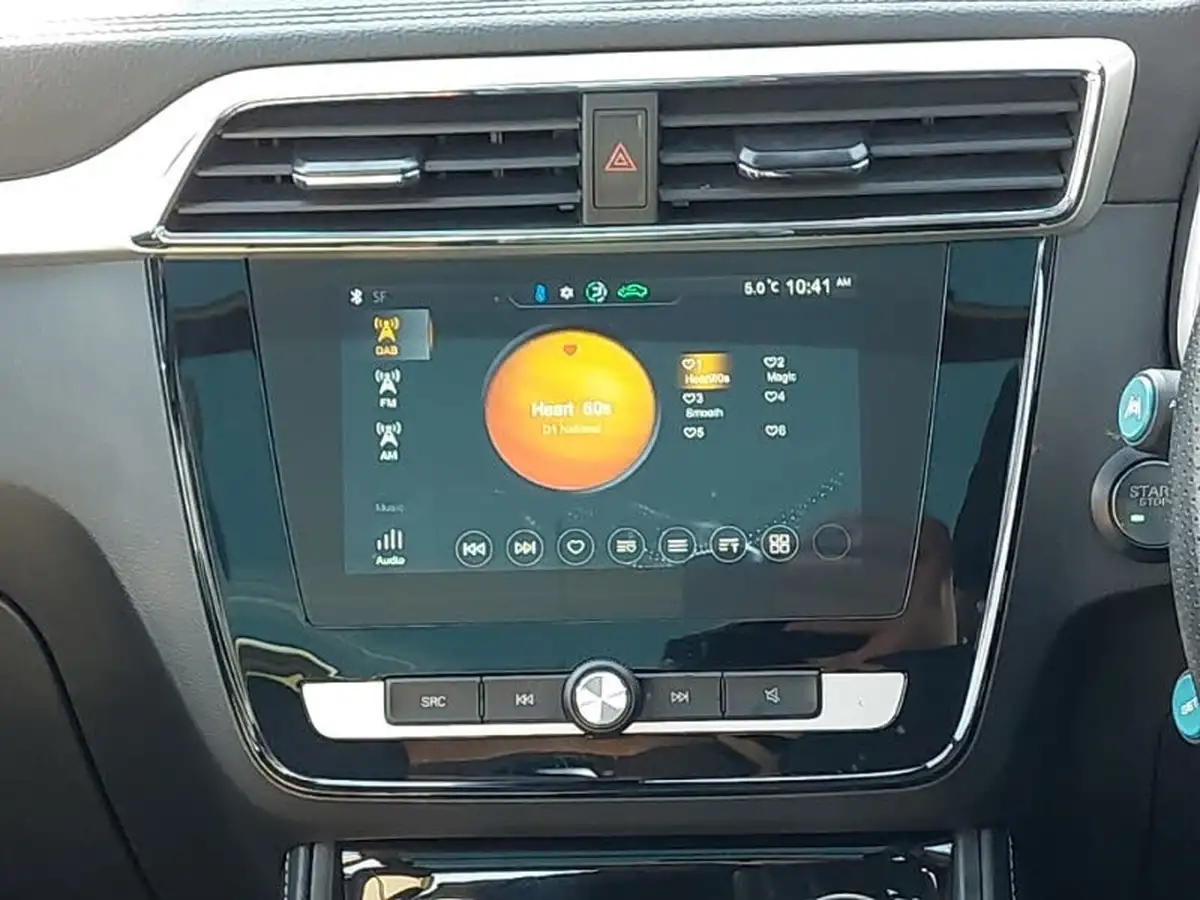 2020-mg-zs-suv-e-exclusive-ev-big-9