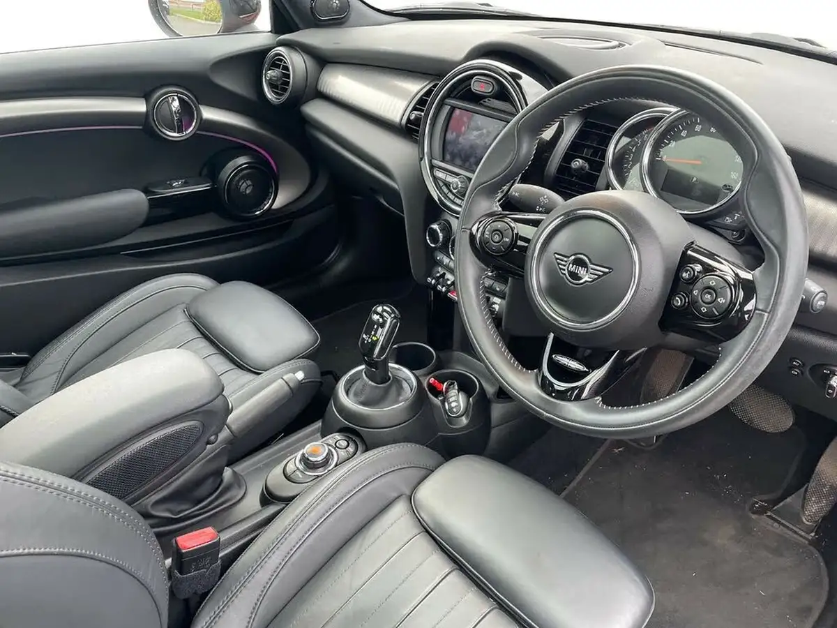 2020-mini-cooper-15-cooper-exclusive-hatchback-3d-auto-big-4