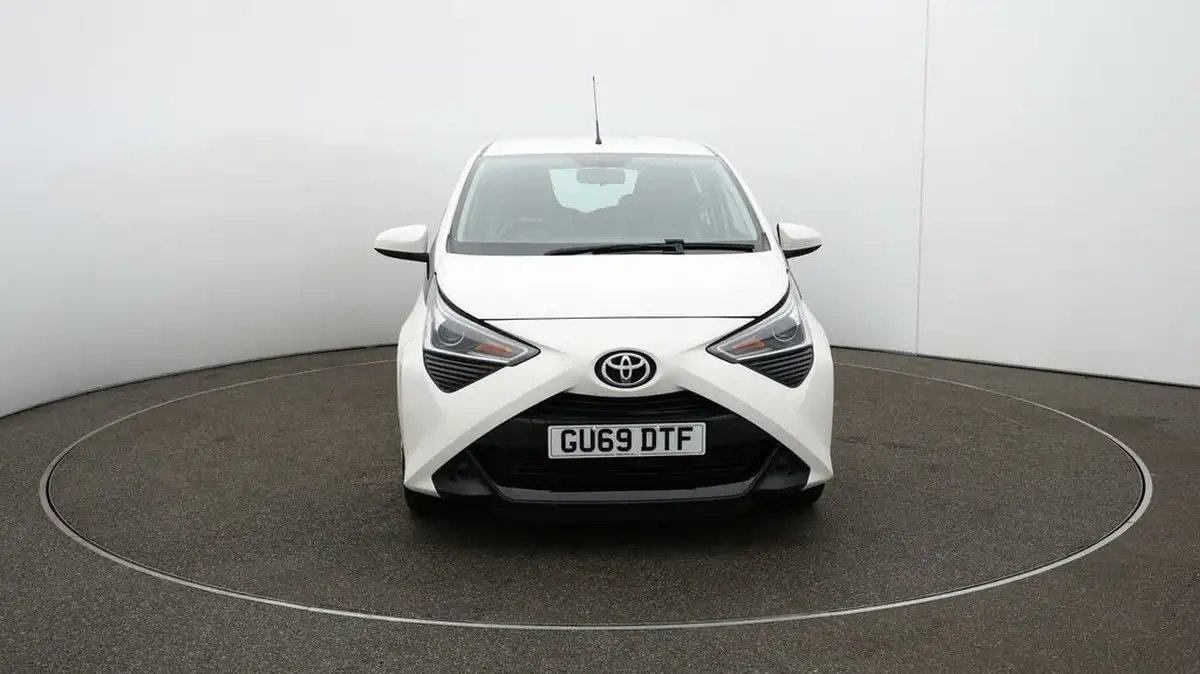 2019-toyota-aygo-10-vvt-i-x-play-big-31
