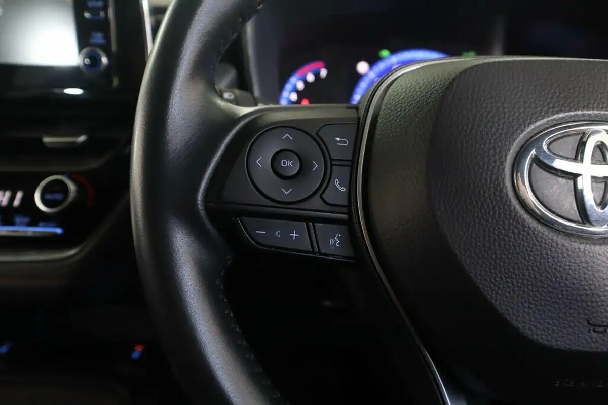 2021-toyota-corolla-18-vvt-i-excel-trk-touring-sports-big-13
