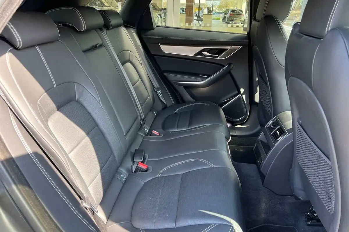 2022-jaguar-f-pace-20-d200-r-dynamic-se-big-30