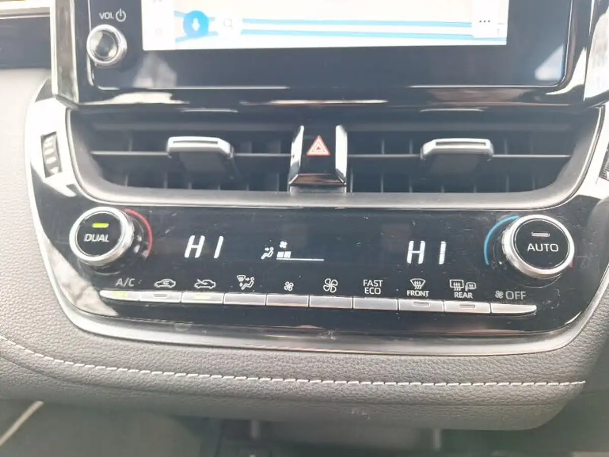 2022-toyota-corolla-18-vvt-i-icon-tech-trk-hatchback-5d-big-12