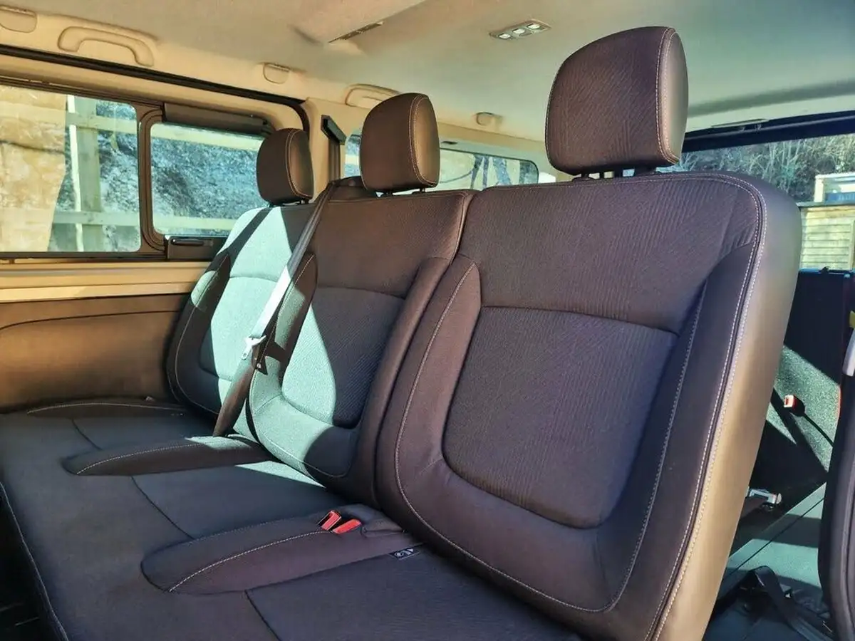2024-renault-trafic-passenger-20-blue-dci-ll30-170-extra-big-20