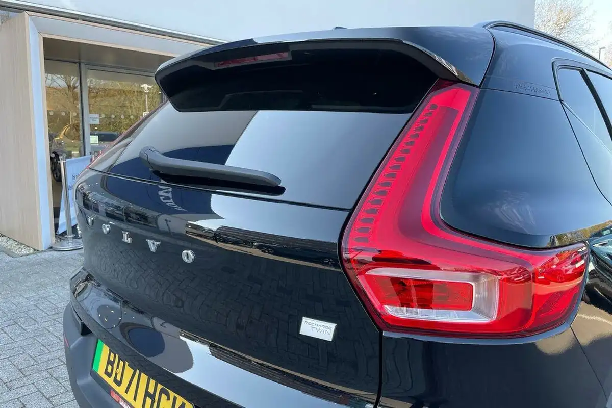 2021-volvo-c40-e-twin-recharge-pro-big-14