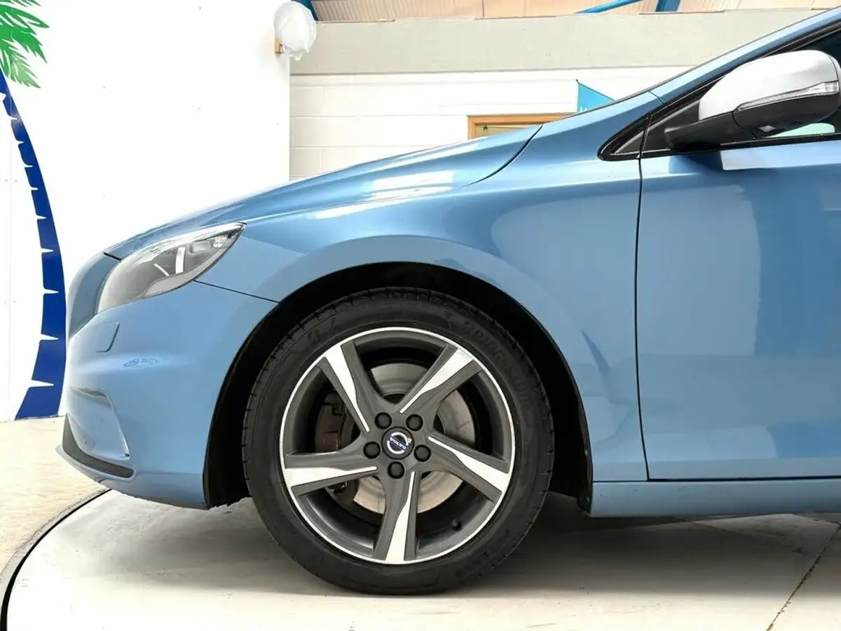2016-volvo-v40-20td-r-design-d4-190bhp-nav-ss-1969cc-big-10