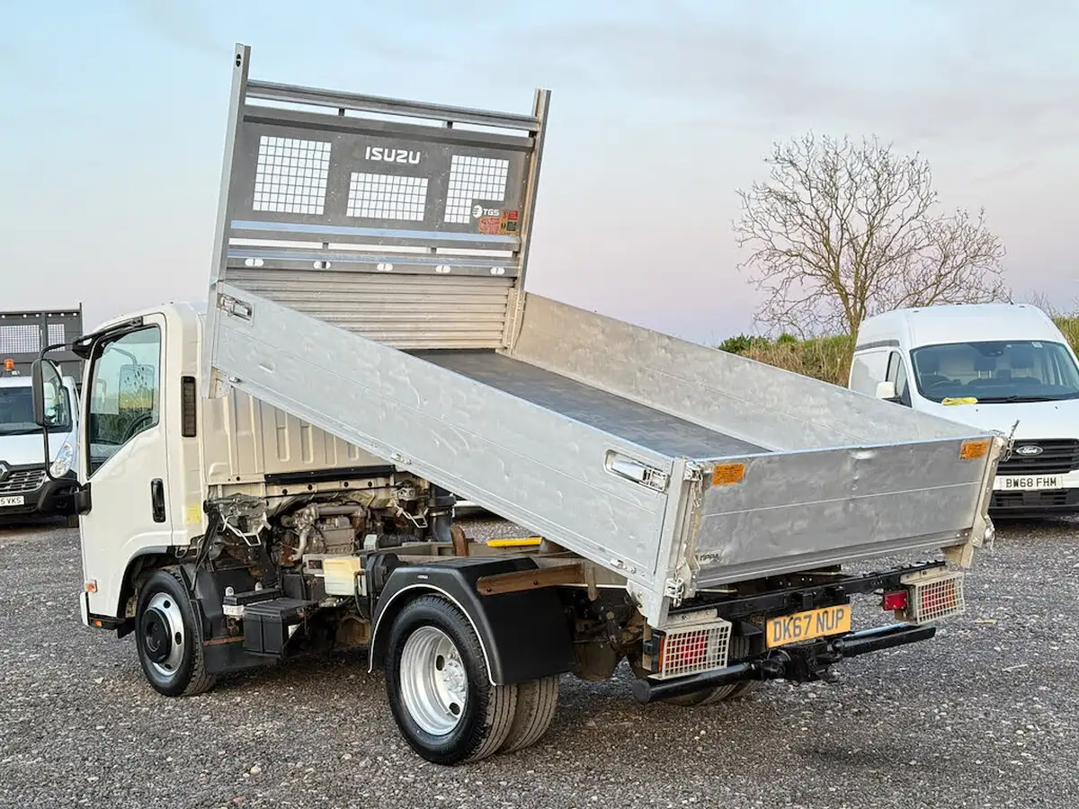 2017-isuzu-truck-n-30td-n35120-s-grafter-dropside-truck-big-5