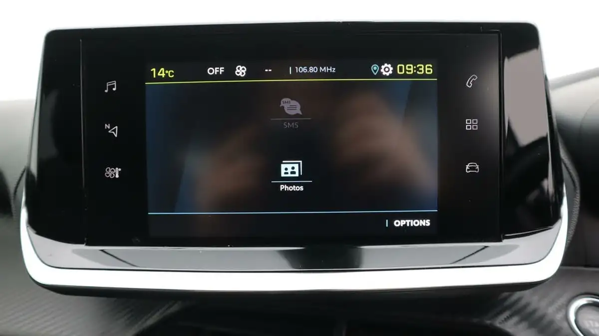 2021-peugeot-2008-suv-e-allure-big-11