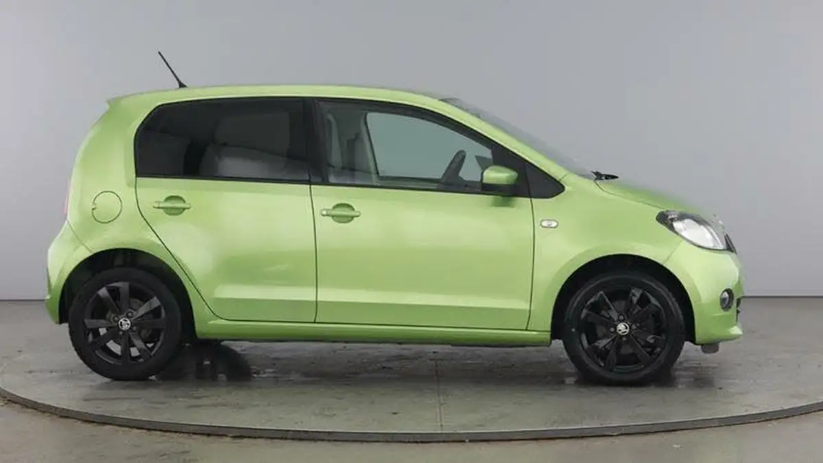 2016-skoda-citigo-10-mpi-black-edition-5d-big-3
