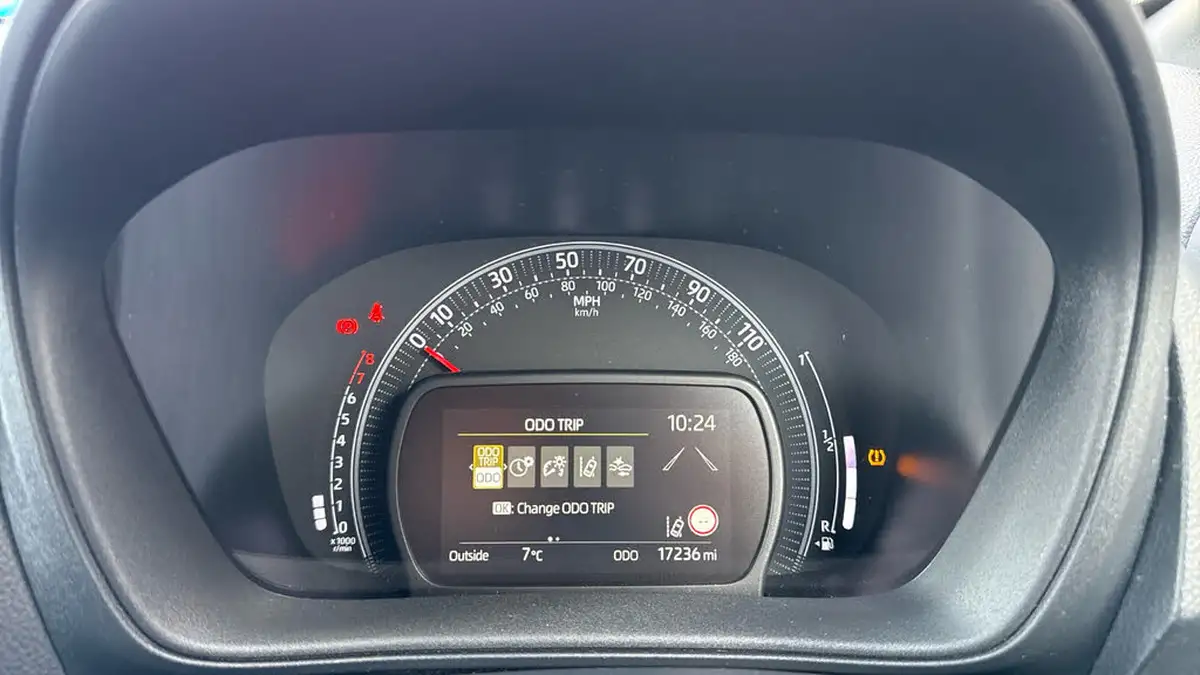 2023-toyota-aygo-x-10-vvt-i-exclusive-big-31
