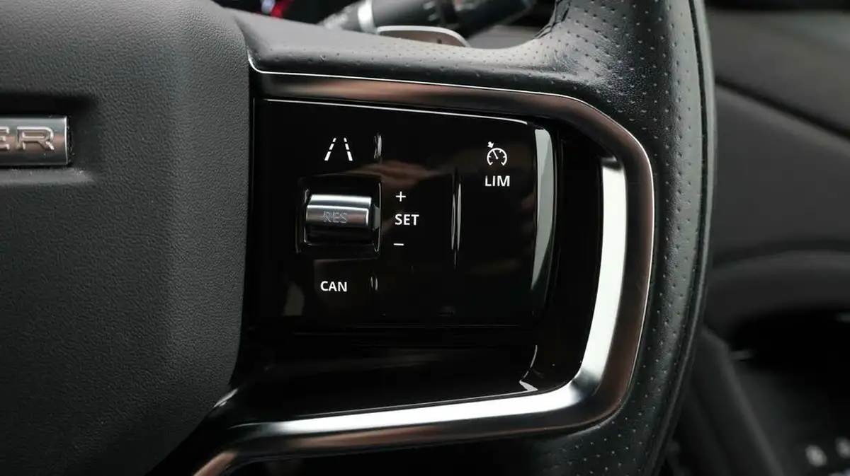 2021-land-rover-range-rover-evoque-20-p200-r-dynamic-se-big-23