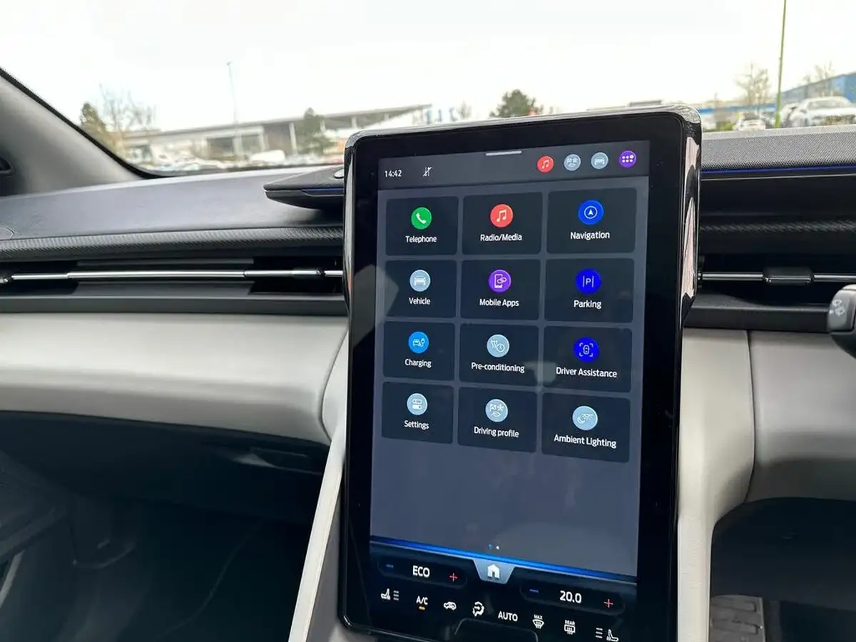 2024-ford-explorer-e-premium-286ps-77kwh-big-18