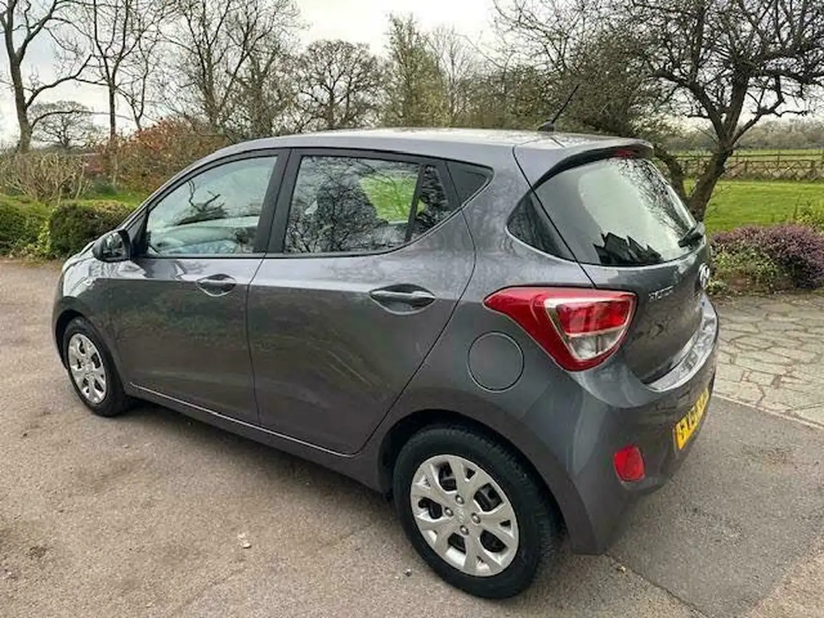 2015-hyundai-i10-12-se-auto-big-9