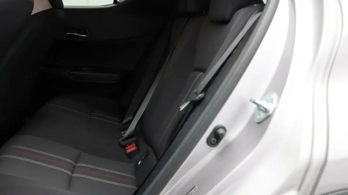 2021-toyota-c-hr-18-vvt-i-gr-sport-big-15