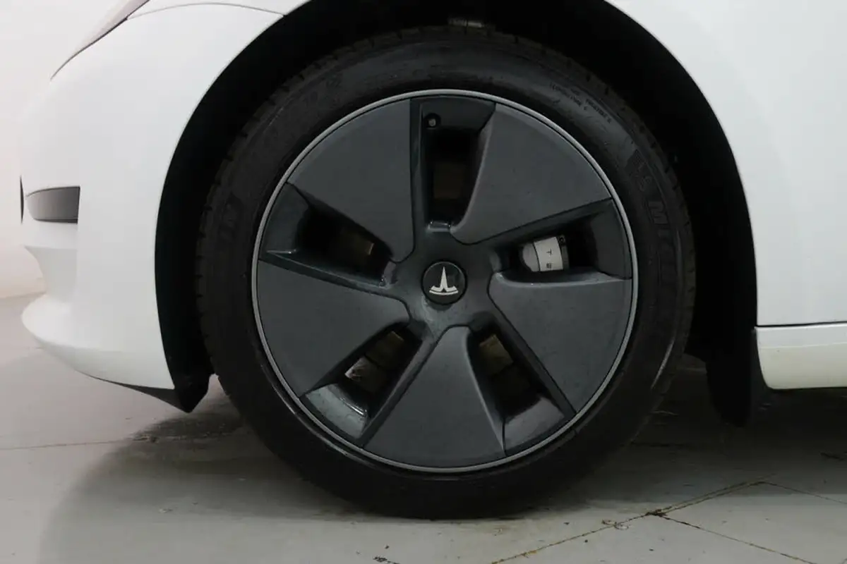 2023-tesla-model-3-e-rwd-241bhp-big-10