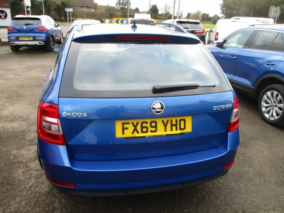 2019-skoda-octavia-15-tsi-se-estate-dsg-big-10