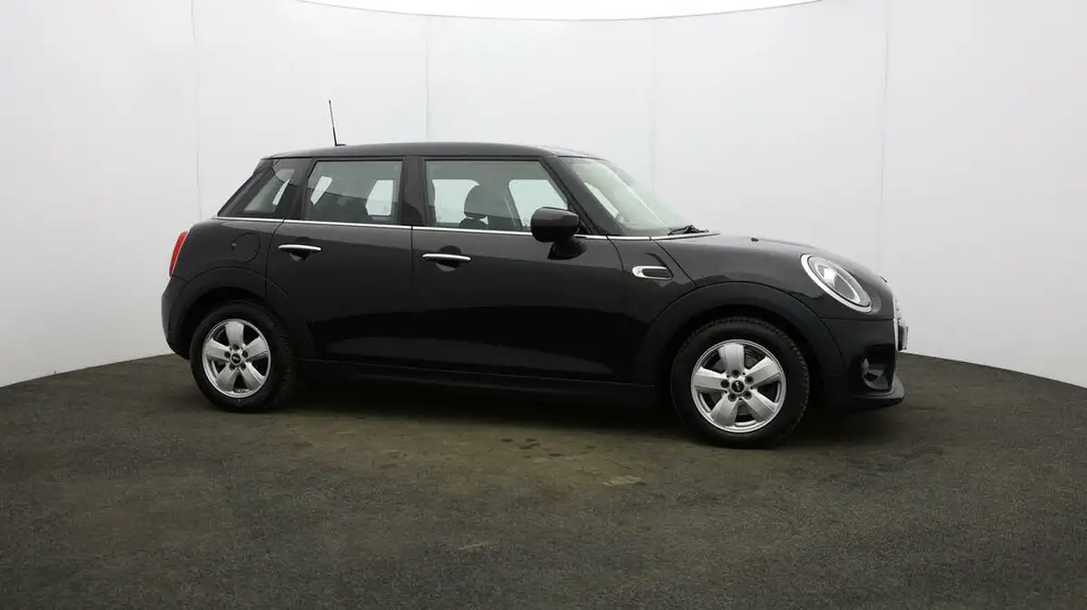 2019-mini-cooper-15-cooper-classic-hatchback-5d-big-42