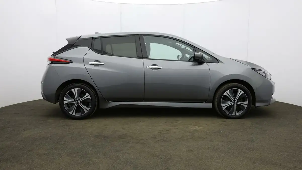 2021-nissan-leaf-e-e-tekna-big-45