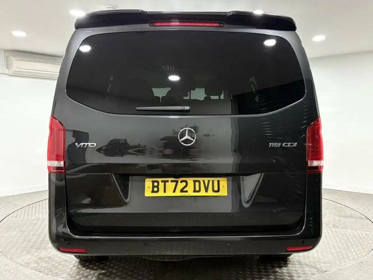 2022-mercedes-benz-vito-big-3