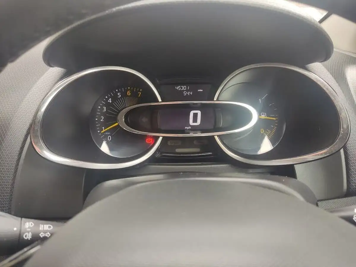 2013-renault-clio-12-dynamique-big-19