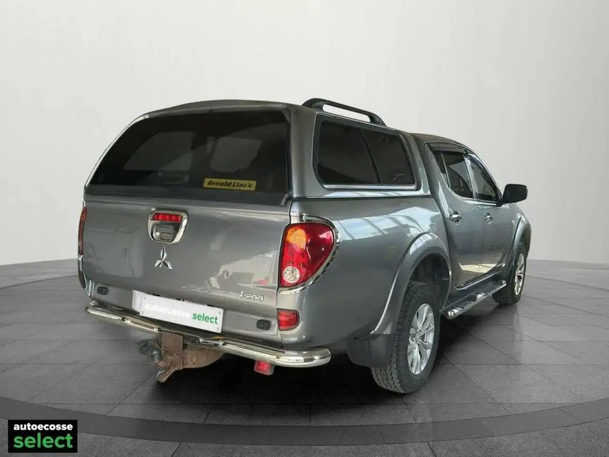 2014-mitsubishi-l200-25td-barbarian-auto-big-18