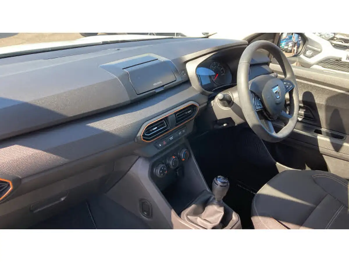 2022-dacia-sandero-stepway-10-tce-essential-90bhp-big-8