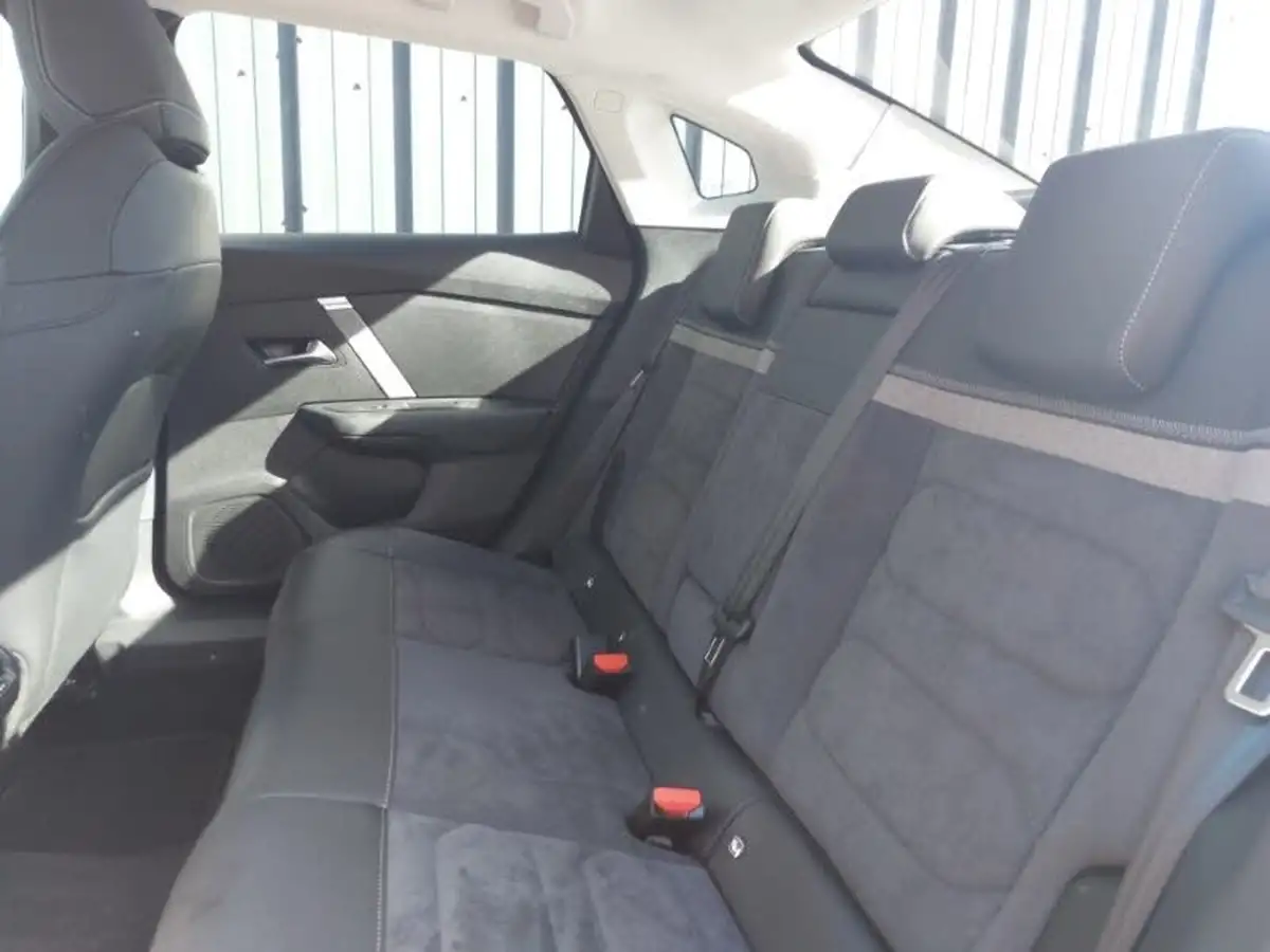2024-citroen-c4-x-12-puretech-max-130ps-ss-eat8-big-5
