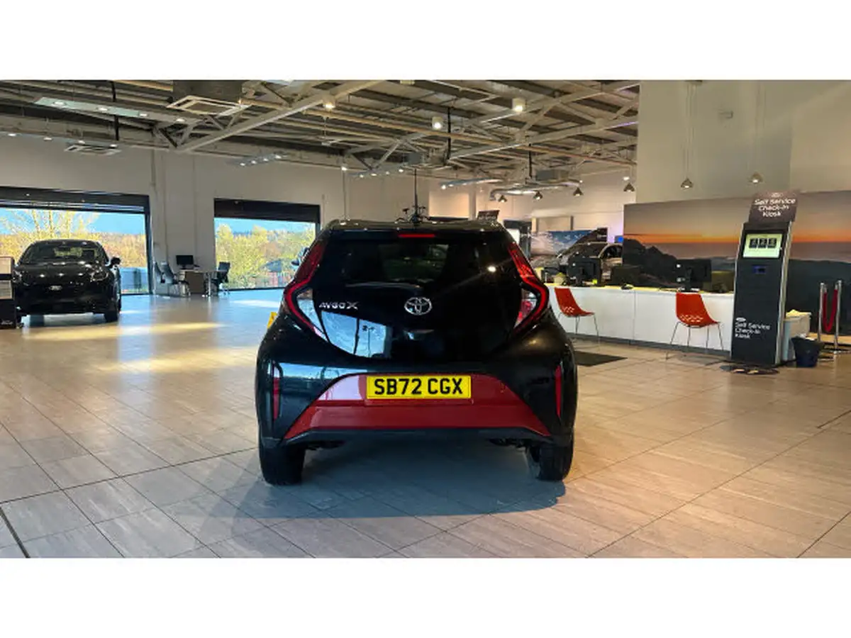 2023-toyota-aygo-x-10-vvt-i-edge-big-18