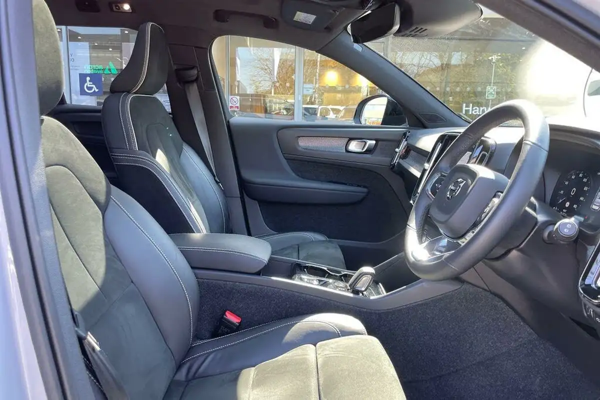 2021-volvo-xc40-15-t5-r-design-pro-258bhp-big-24