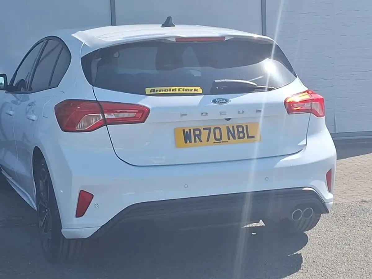 2020-ford-focus-15-st-line-x-hatchback-big-1