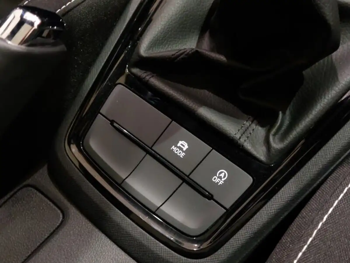 2024-skoda-kamiq-10-tsi-monte-carlo-116ps-dsg-big-15