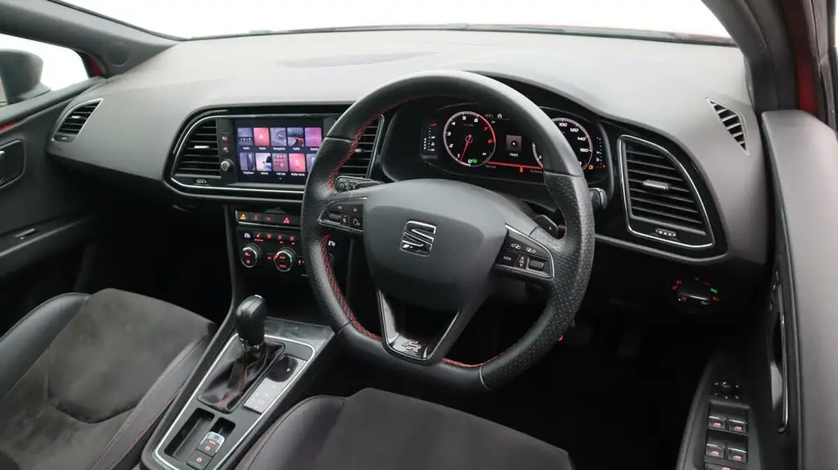 2019-seat-leon-15-tsi-evo-fr-black-edition-150ps-hatchback-dsg-big-9