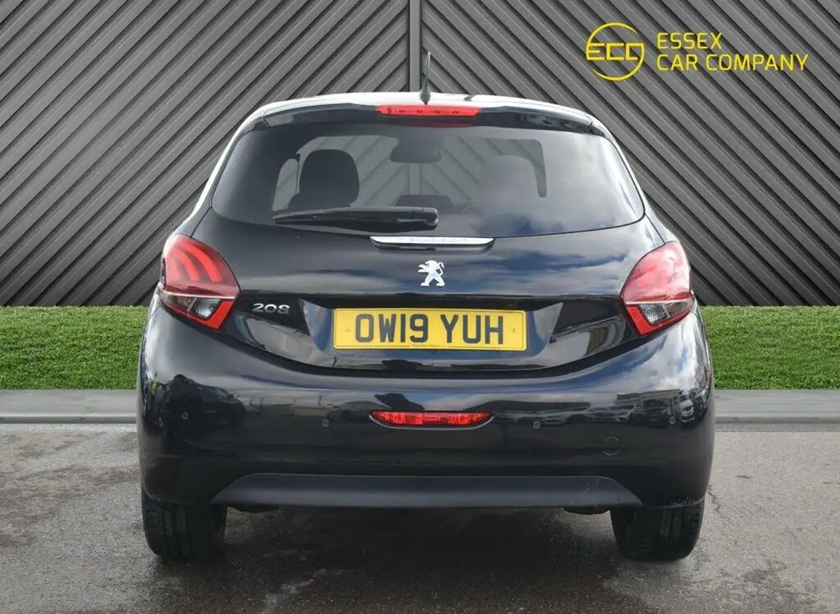2019-peugeot-208-12-puretech-tech-edition-82bhp-big-13