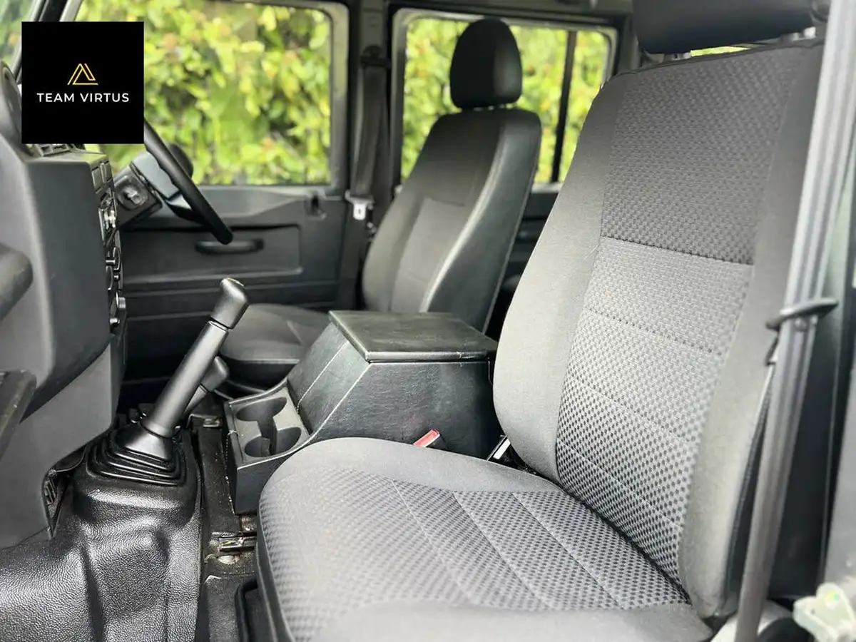 2014-land-rover-110-defender-22td-county-crewcab-pickup-big-11