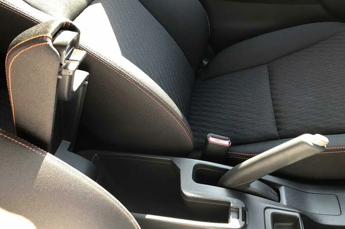 2018-honda-jazz-15-i-vtec-sport-navi-big-38
