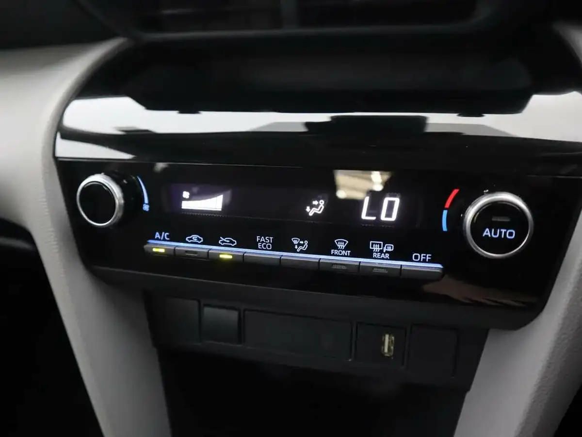 2022-toyota-yaris-cross-15-vvt-i-icon-big-15