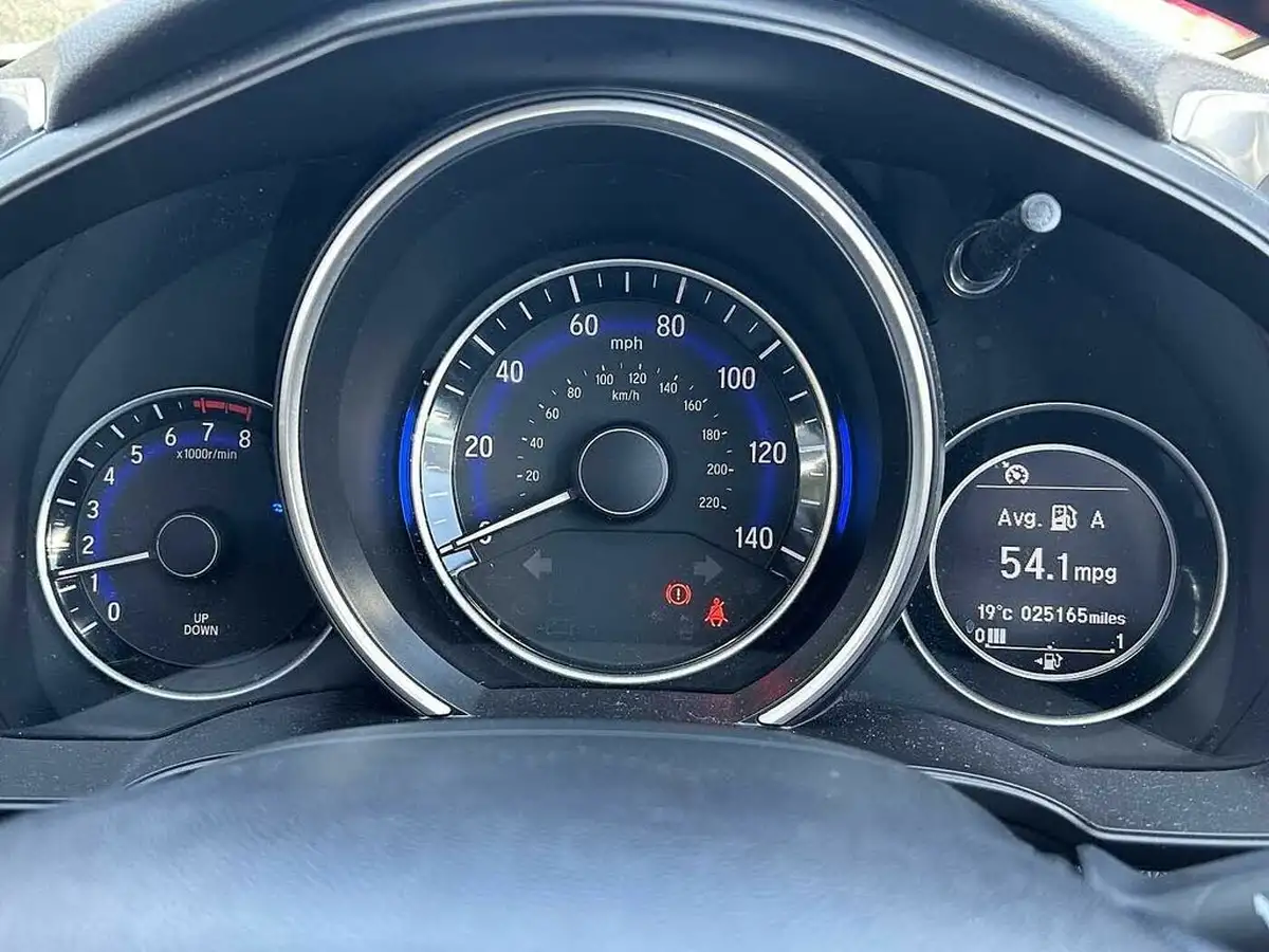 2018-honda-jazz-15-i-vtec-sport-navi-big-10