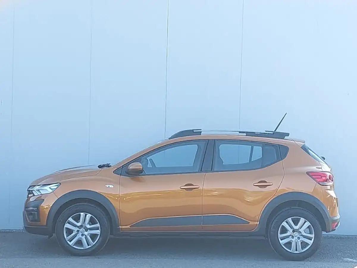 2022-dacia-sandero-stepway-10-tce-comfort-90bhp-big-3