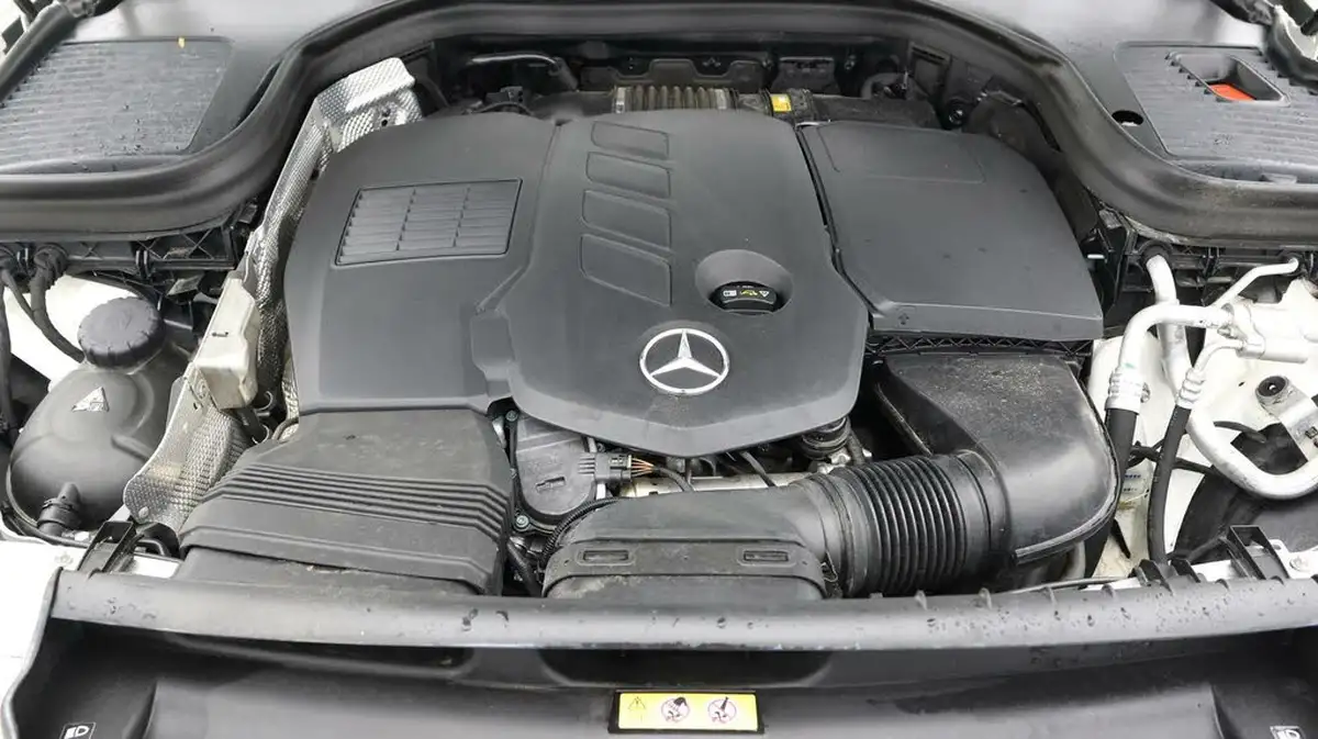 2022-mercedes-benz-glc-class-20d-glc300d-amg-line-premium-plus-245ps-station-wagon-5d-1950cc-big-18