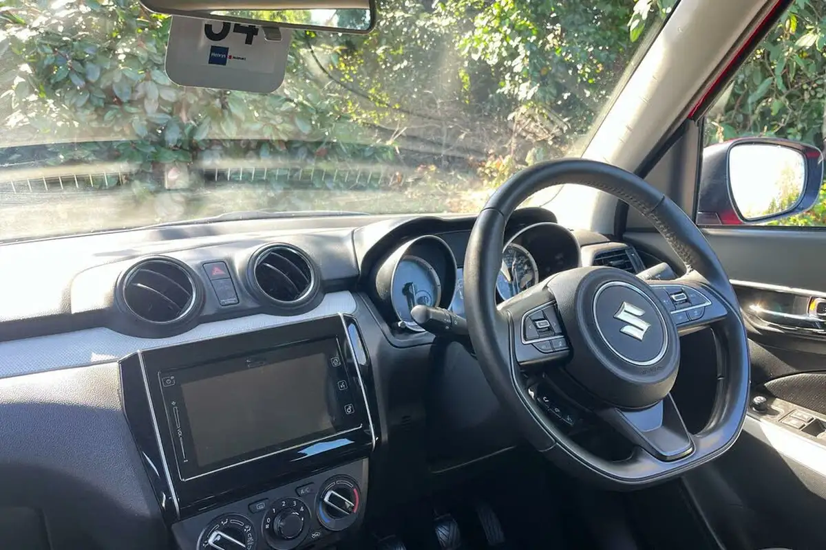 2023-suzuki-swift-12-dualjet-sz-l-big-4